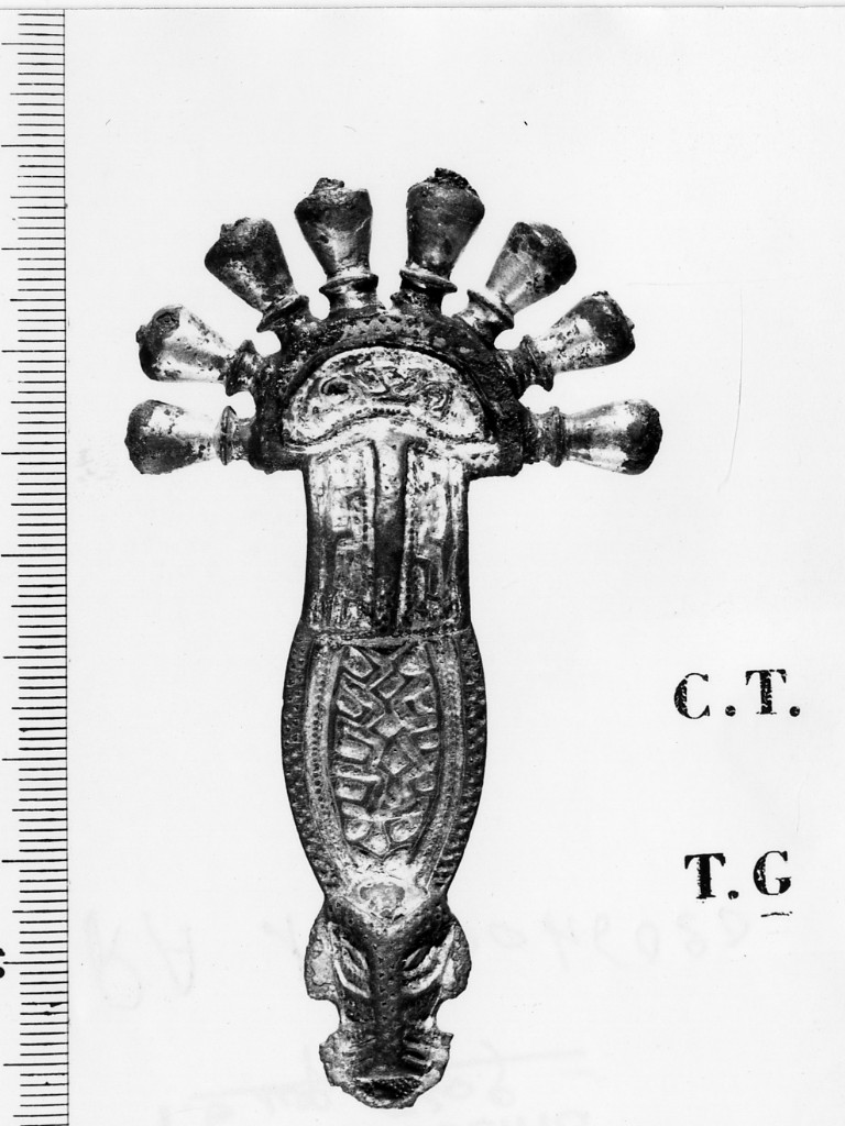 fibula ad arco - deposizione longobarda (seconda metà sec. VI d.C)