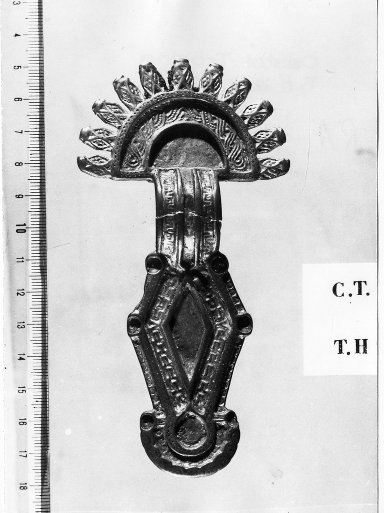 fibula ad arco - deposizione longobarda (prima metà sec. VII d.C)