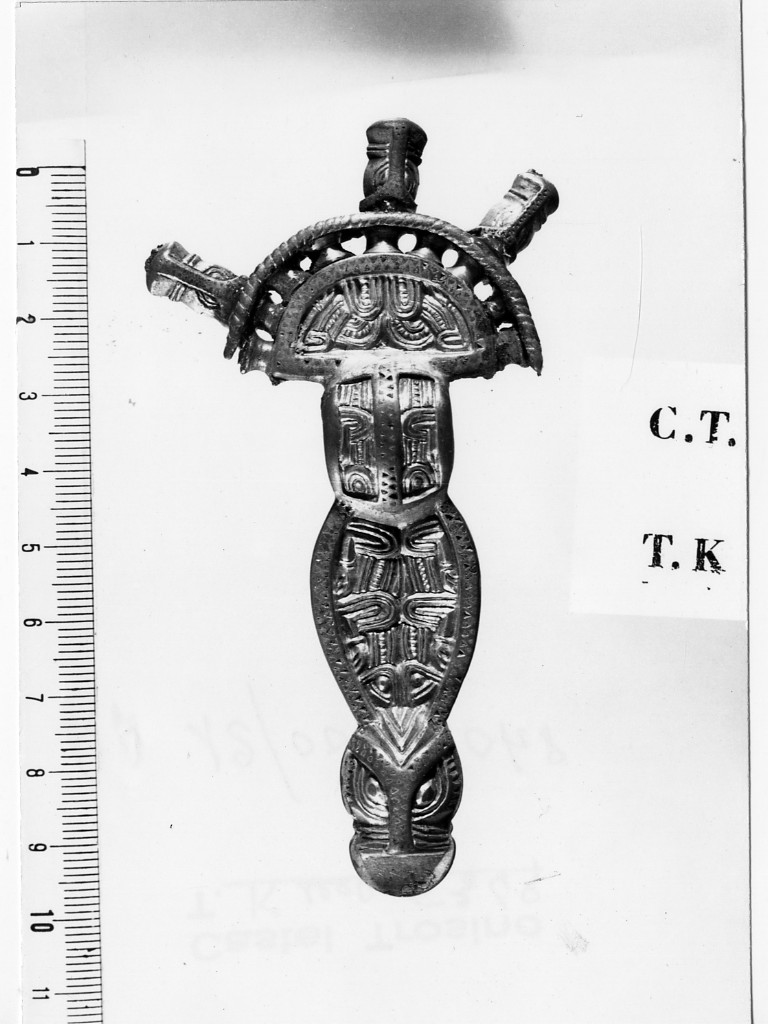 fibula ad arco - deposizione longobarda (seconda metà sec. VI d.C)