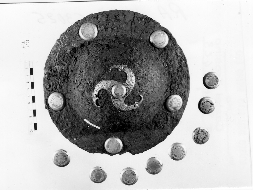 umbone di scudo - deposizione longobarda (metà sec. VII d.C)