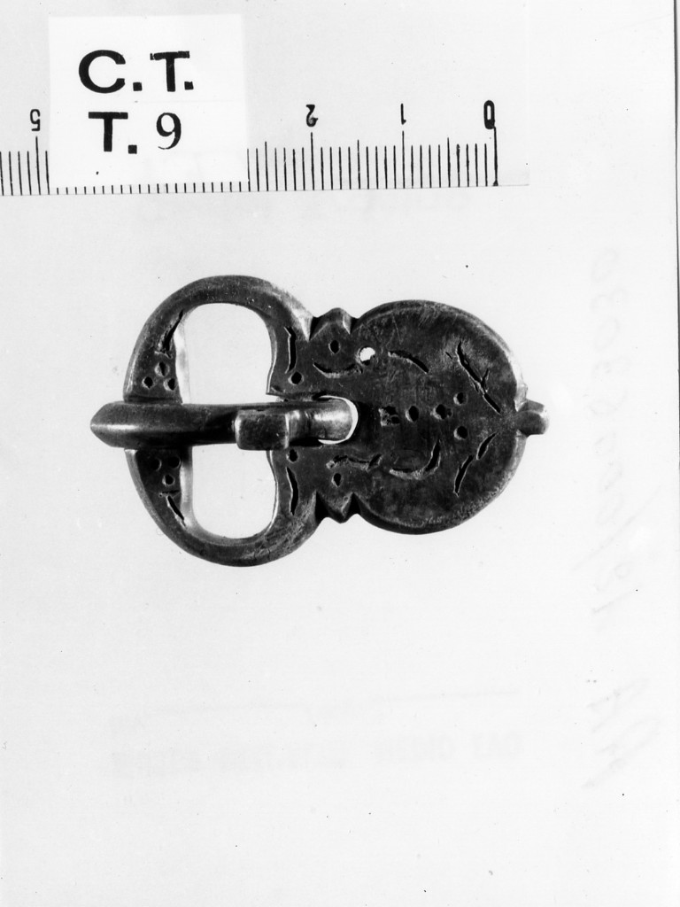 fibbia - deposizione longobarda (metà sec. VII d.C)