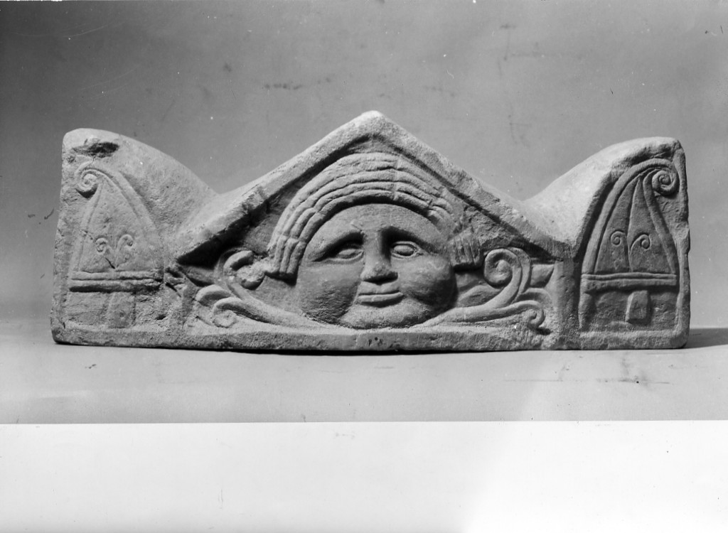 coperchio di urna (sec. II d.C)