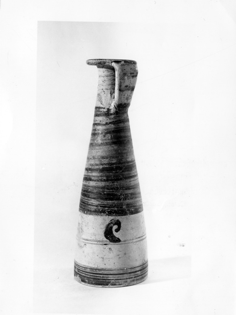 alabastron - periodo romano-laziale IV B (ultimo quarto non determinabile sec. VII a.C)