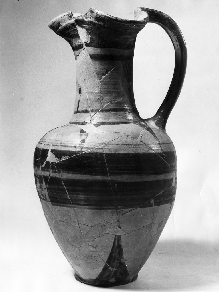 oinochoe a bocca trilobata - periodo romano-laziale IV B (ultimo quarto non determinabile sec. VII d.C)