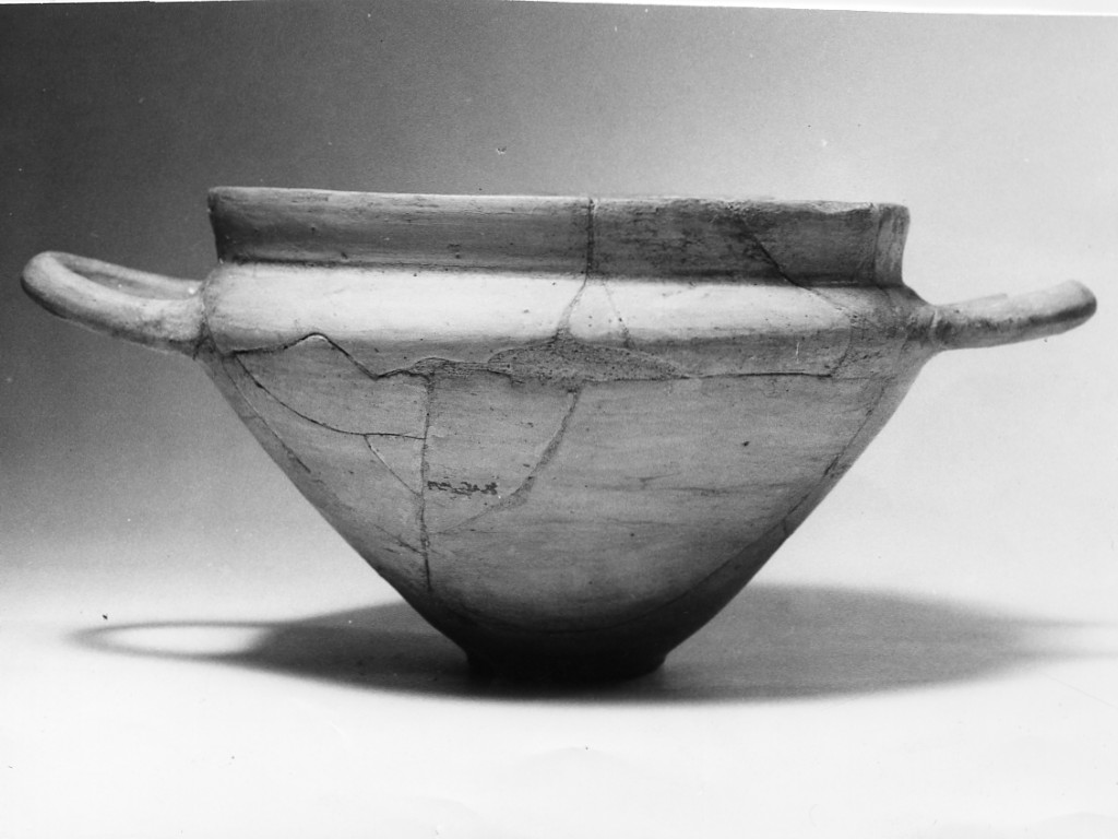 skyphos - periodo romano-laziale IV B (ultimo quarto non determinabile sec. VII a.C)
