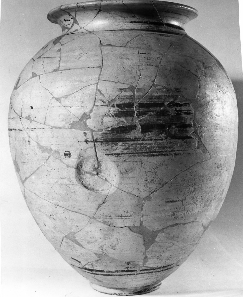 olla - periodo romano-laziale IV B (ultimo quarto non determinabile sec. VII a.C)