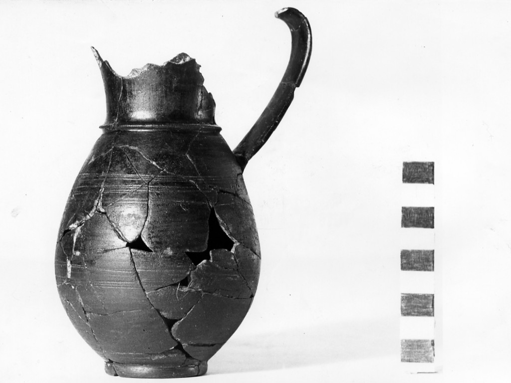 olpe - periodo romano-laziale IV B (ultimo quarto non determinabile sec. VII a.C)