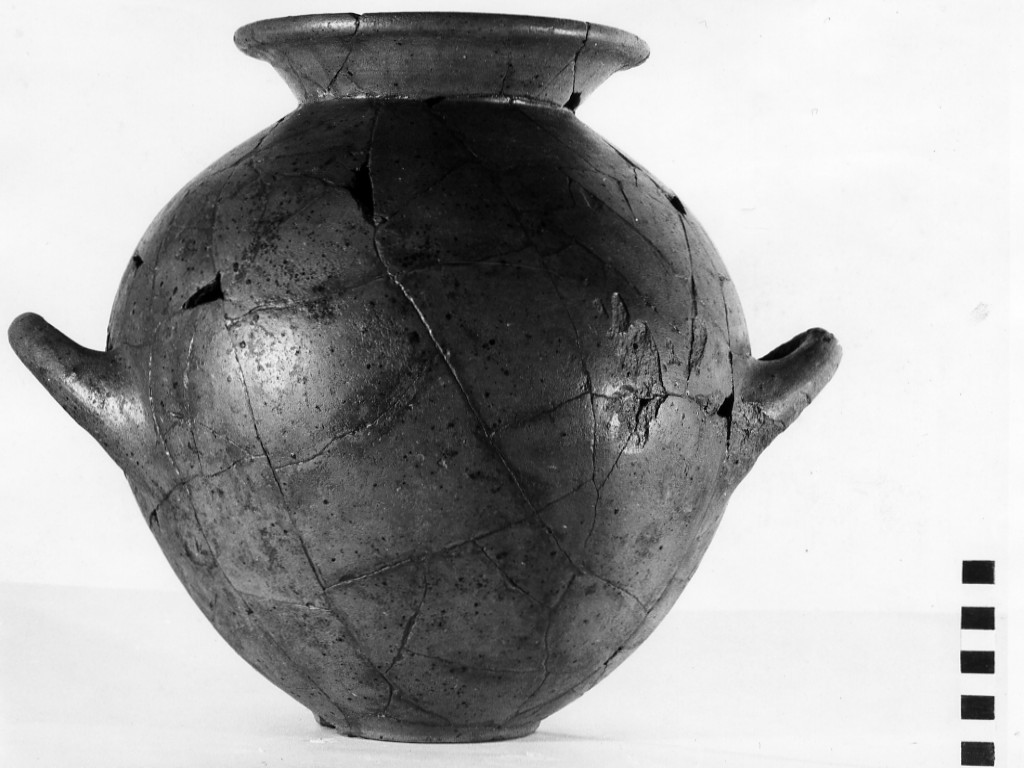 olla - periodo romano-laziale IV B (ultimo quarto non determinabile sec. VII a.C)