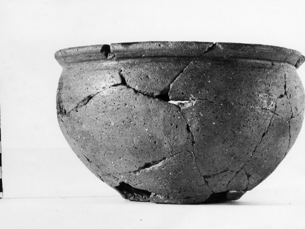 coppa - periodo romano-laziale IV B (ultimo quarto non determinabile sec. VII a.C)