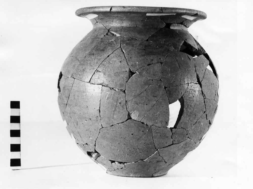 olla - periodo romano-laziale IV B (ultimo quarto non determinabile sec. VII a.C)