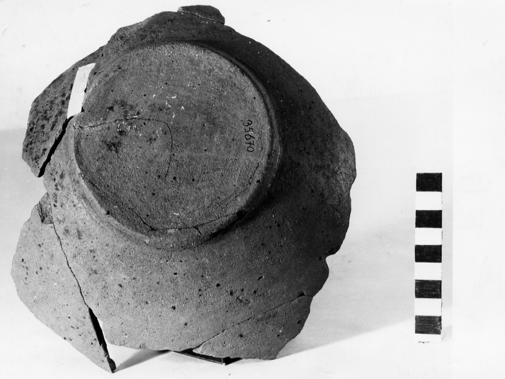 olla - periodo romano-laziale IV B (ultimo quarto non determinabile sec. VII a.C)