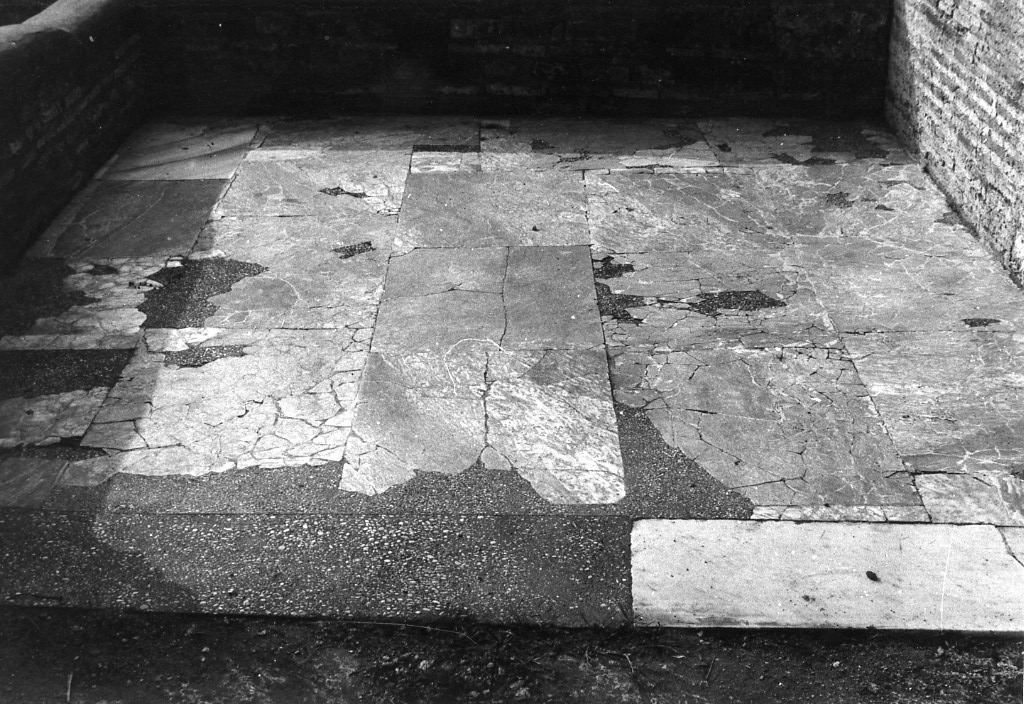 rivestimento pavimentale (secc. III d.C.-IV d.C)