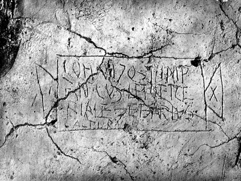 rivestimento parietale con graffito (sec. III d.C)