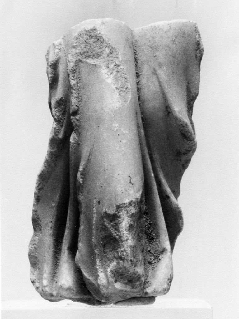 statuetta femminile (non determinabile)