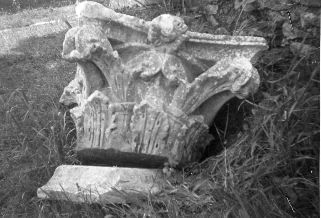 capitello corinzio (fine/ inizio secc. II d.C.-III d.C)