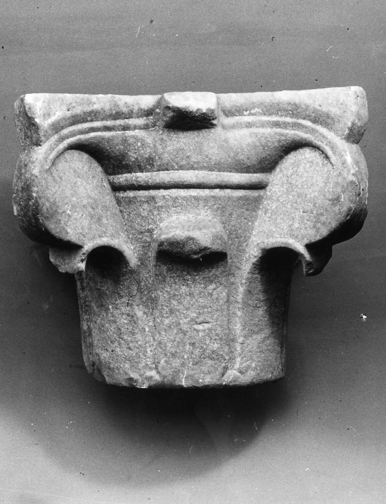 capitello composito (prima metà sec. IV d.C)