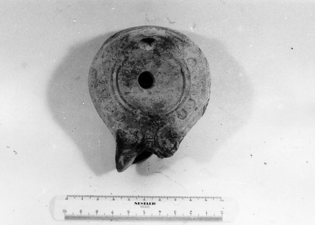 lucerna - officina di CRISPINVS (non determinabile)