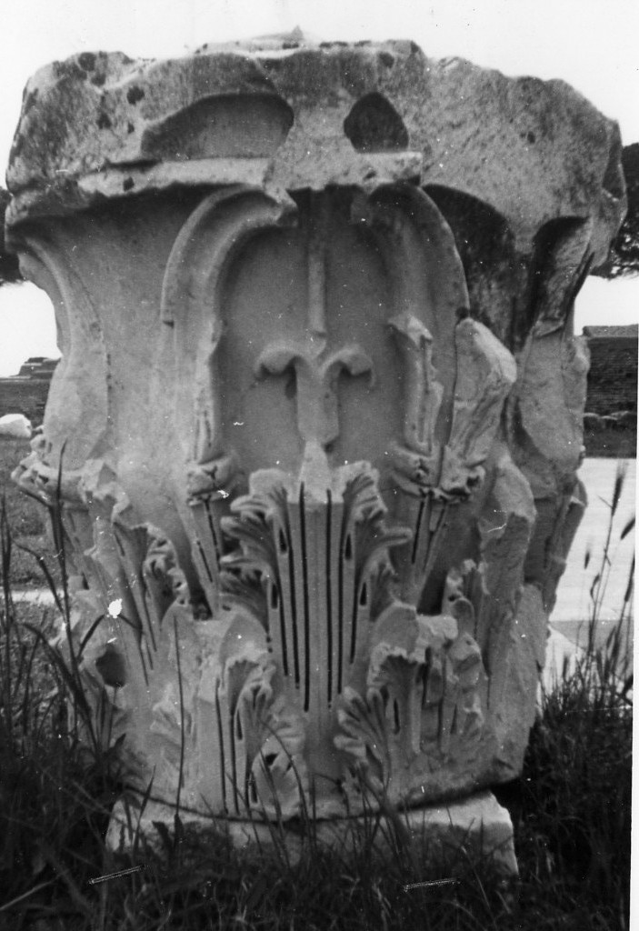 capitello corinzio (primo quarto sec. II d.C)