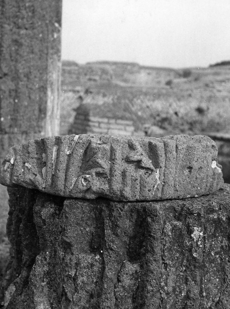 capitello corinzio (non determinabile)