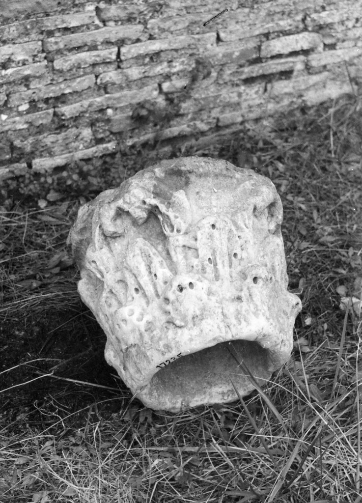 capitello corinzio (sec. II d.C)