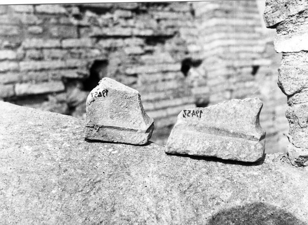 capitello corinzio (non determinabile)