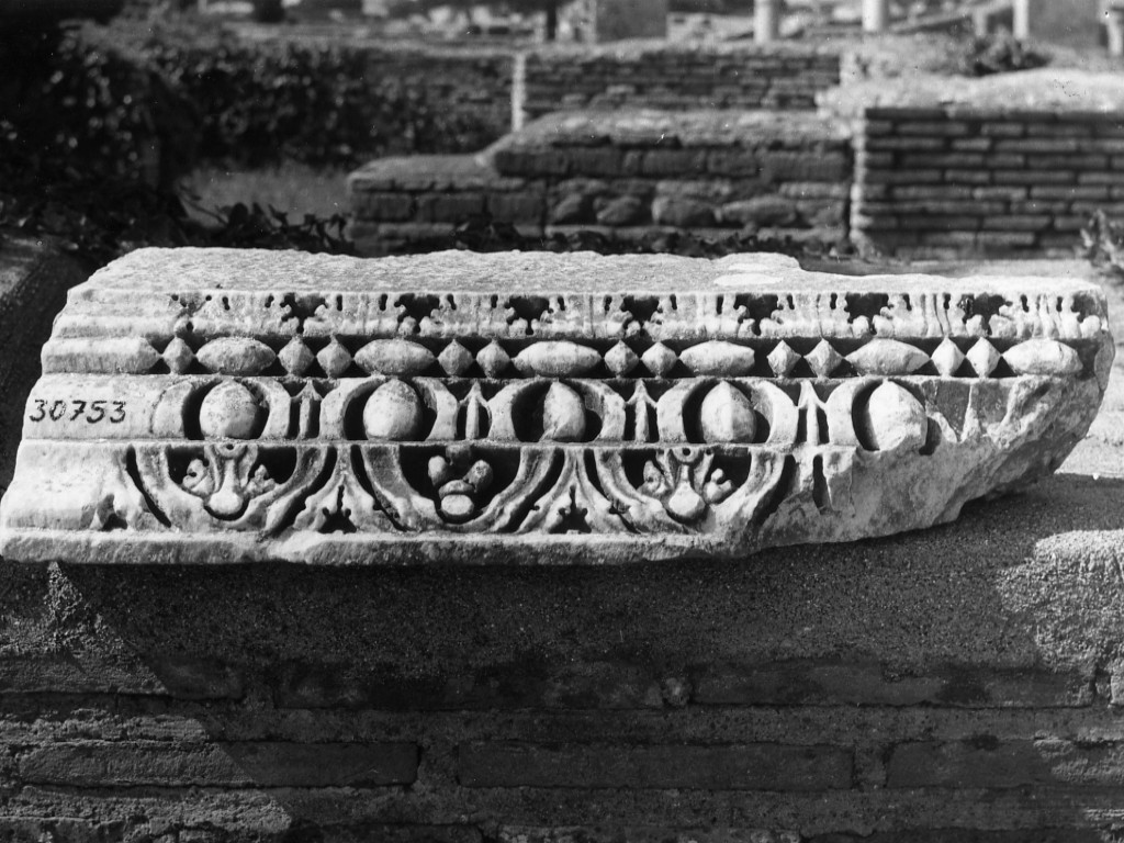 cornice (secondo quarto sec. III d.C)