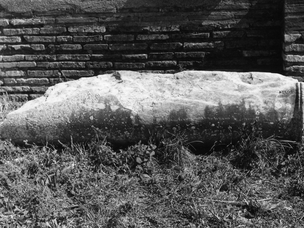 colonna (secondo quarto sec. III d.C)