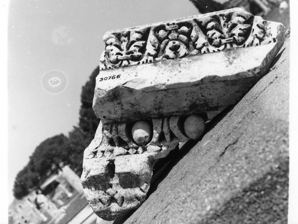 cornice (secondo quarto sec. III d.C)