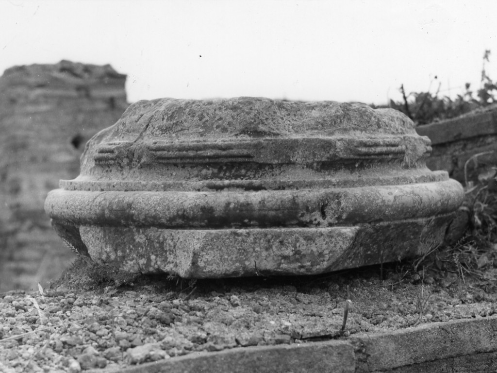 base di colonna (non determinabile)