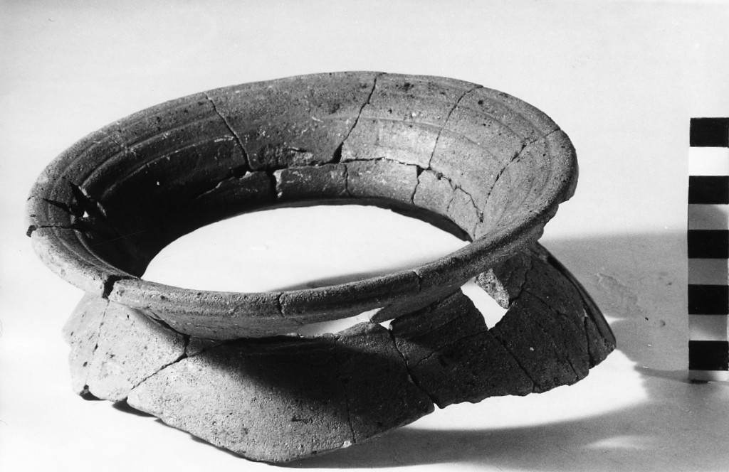 olla - periodo romano-laziale IV B (ultimo quarto sec. VII a.C)