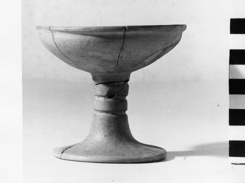 coppetta - periodo romano-laziale IV B (ultimo quarto sec. VII a.C)