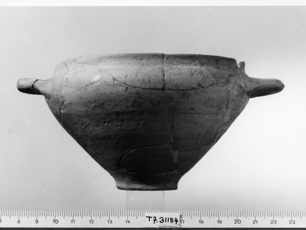 skyphos (secondo quarto sec. VII a.C)