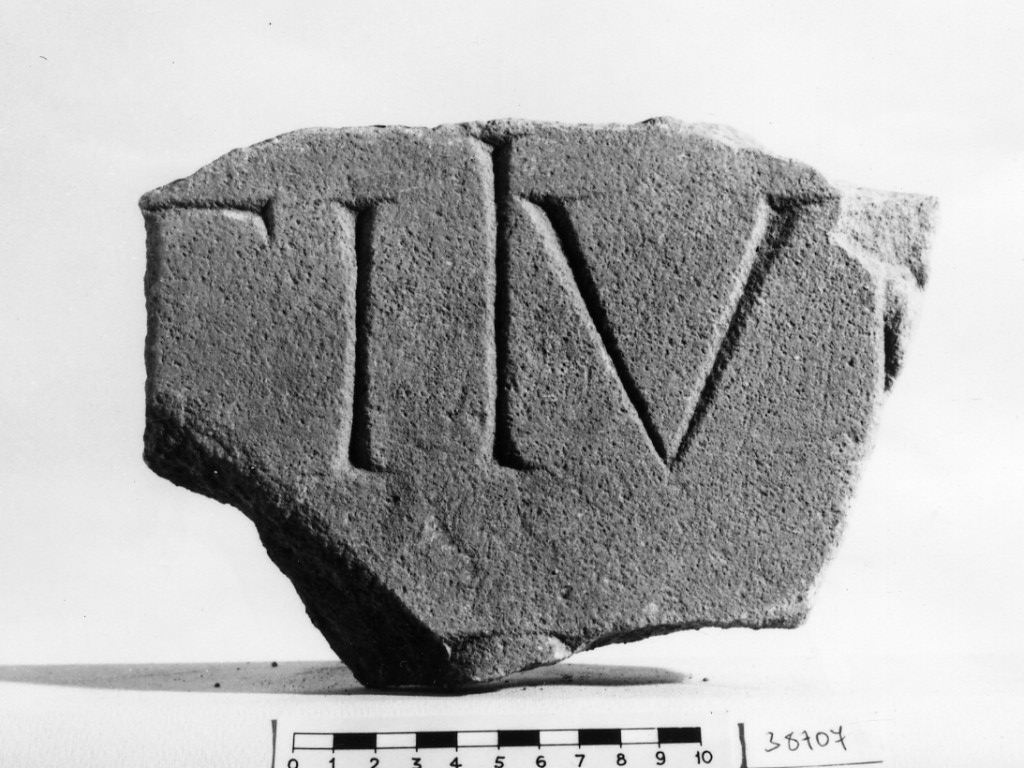 lastra iscritta (non determinabile)