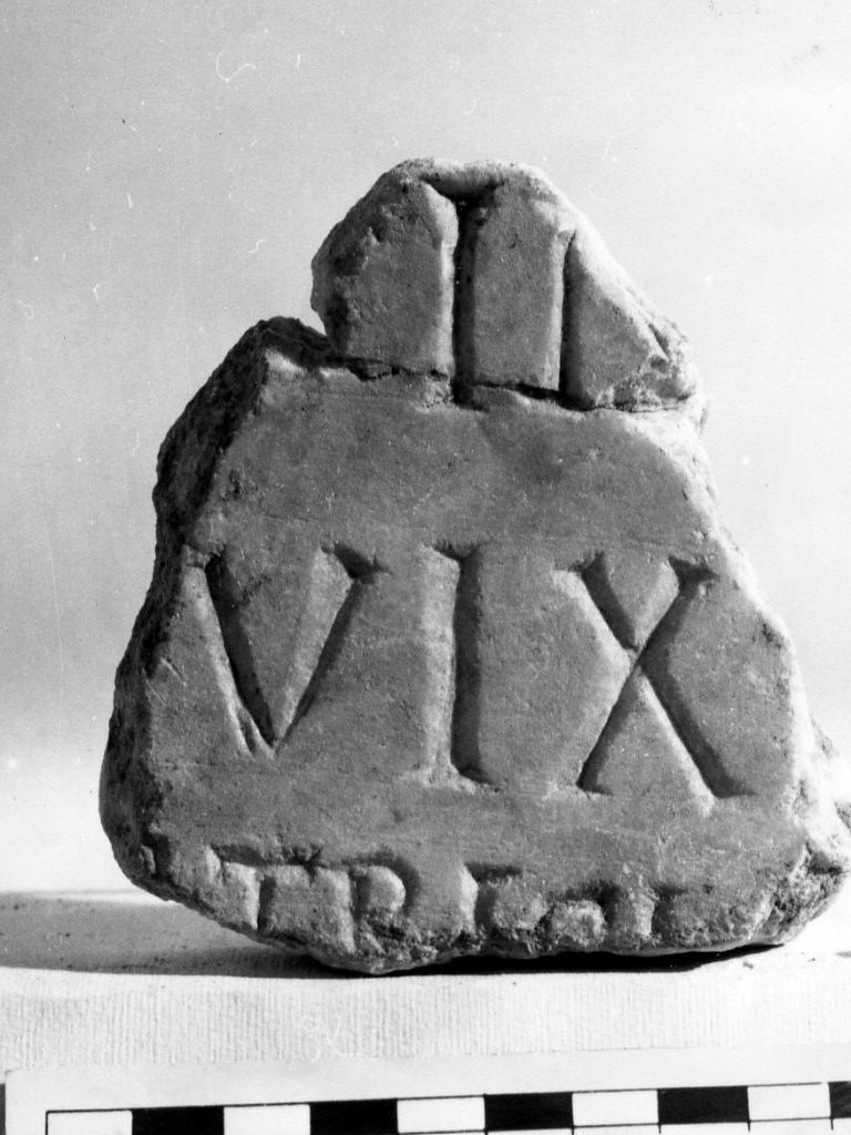 lastra iscritta (non determinabile)