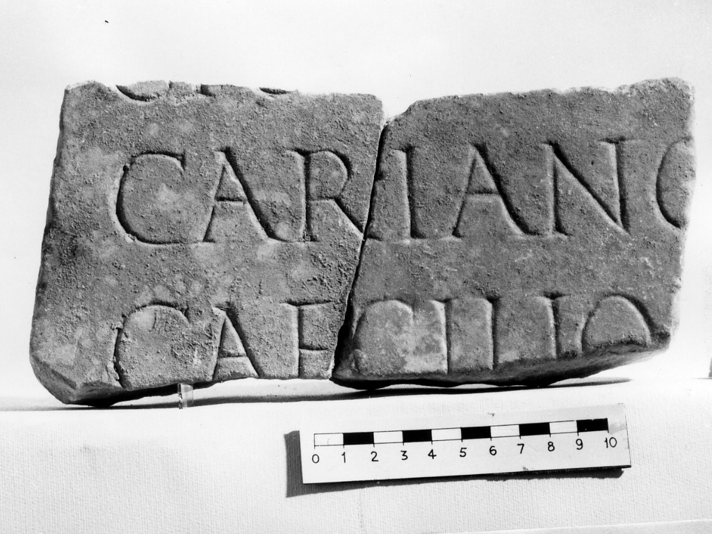 lastra iscritta (non determinabile)