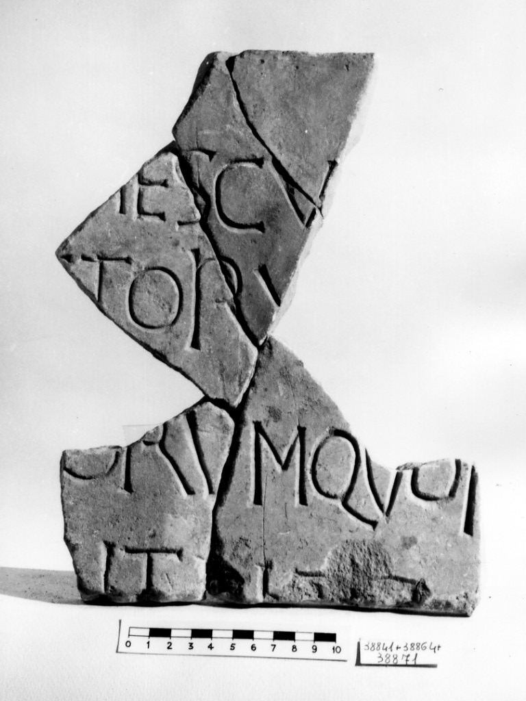 lastra iscritta (secc. VIII d.C.-IX d.C)