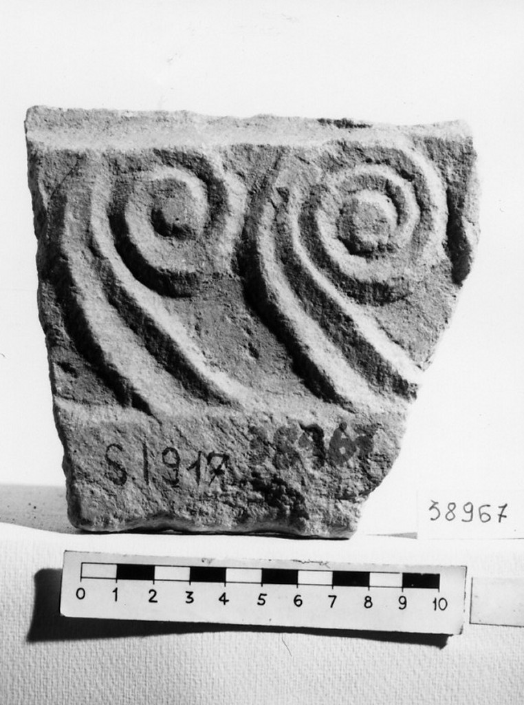 lastra (secc. VIII d.C.-IX d.C)