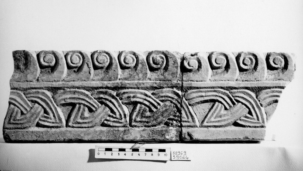 cornice (secc. VIII d.C.-IX d.C)