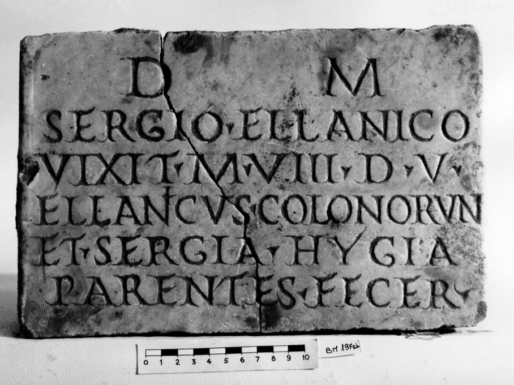 lastra iscritta (non determinabile)