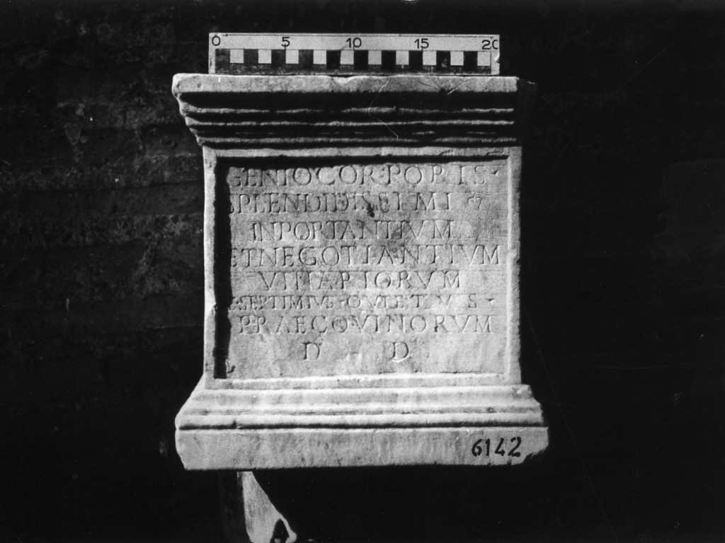 base onoraria (sec. II d.C)