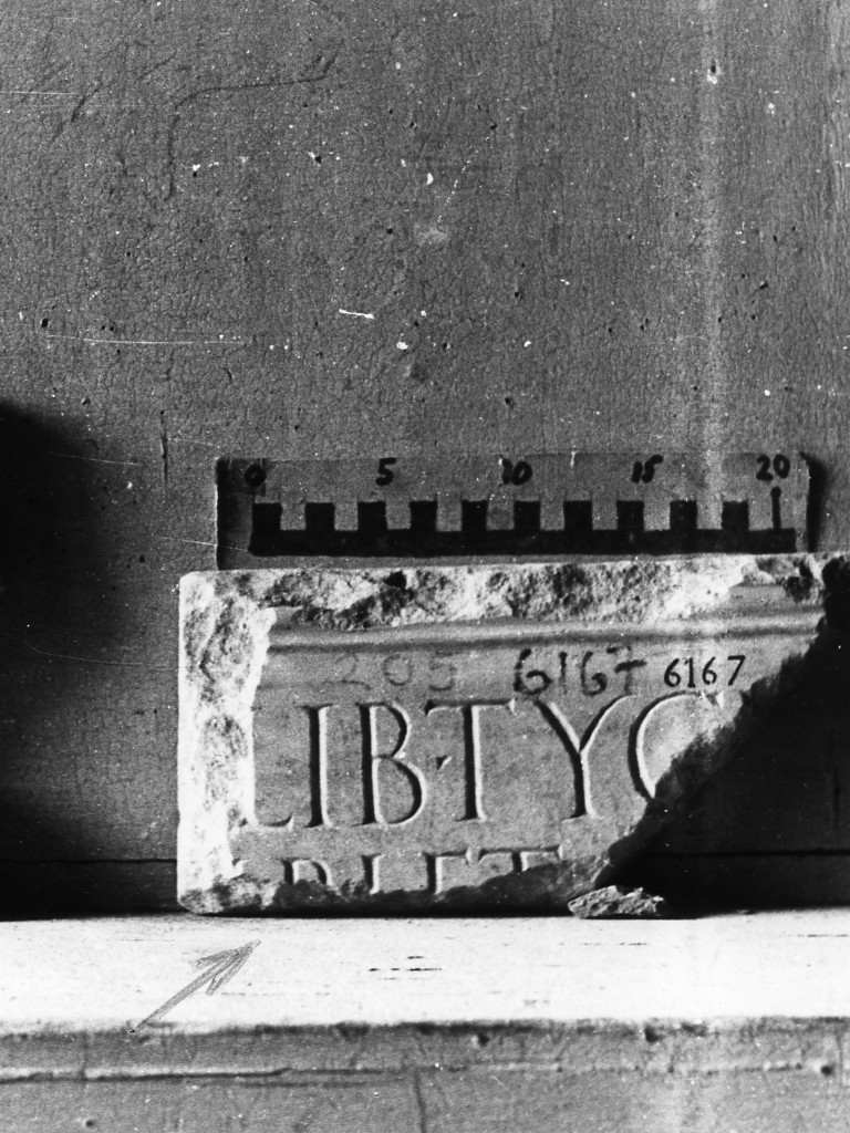 lastra iscritta (età romana imperiale)