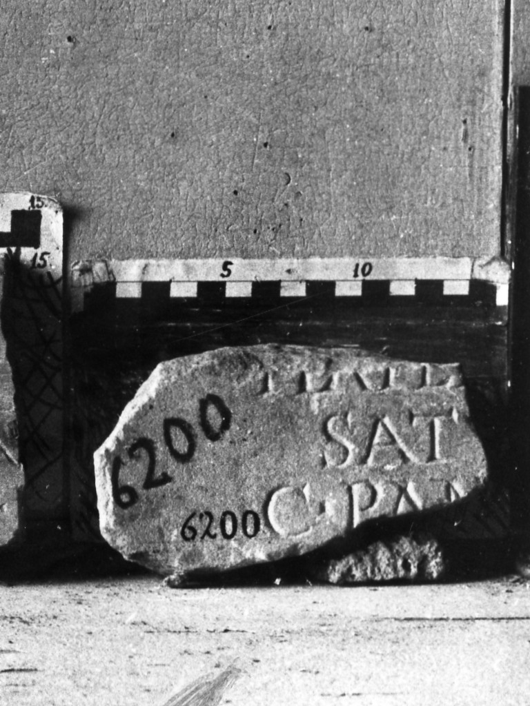 lastra iscritta (età romana imperiale)