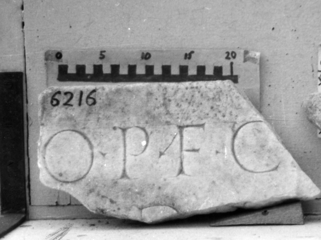 lastra iscritta (età romana imperiale)