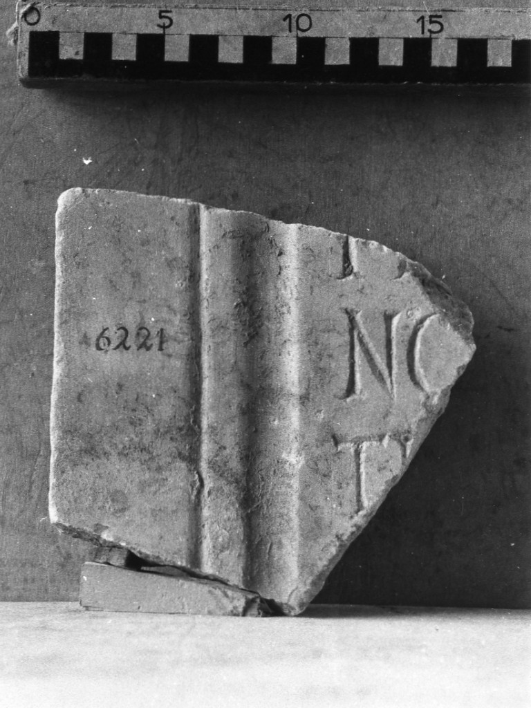 lastra iscritta (età romana imperiale)