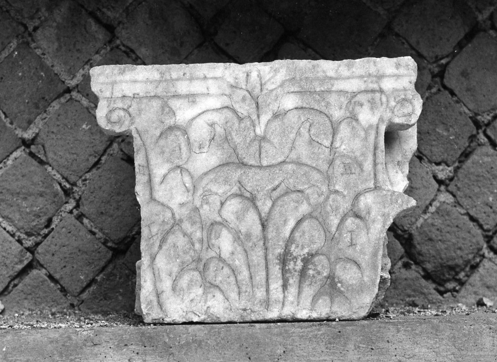 capitello di lesena (sec. II d.C)