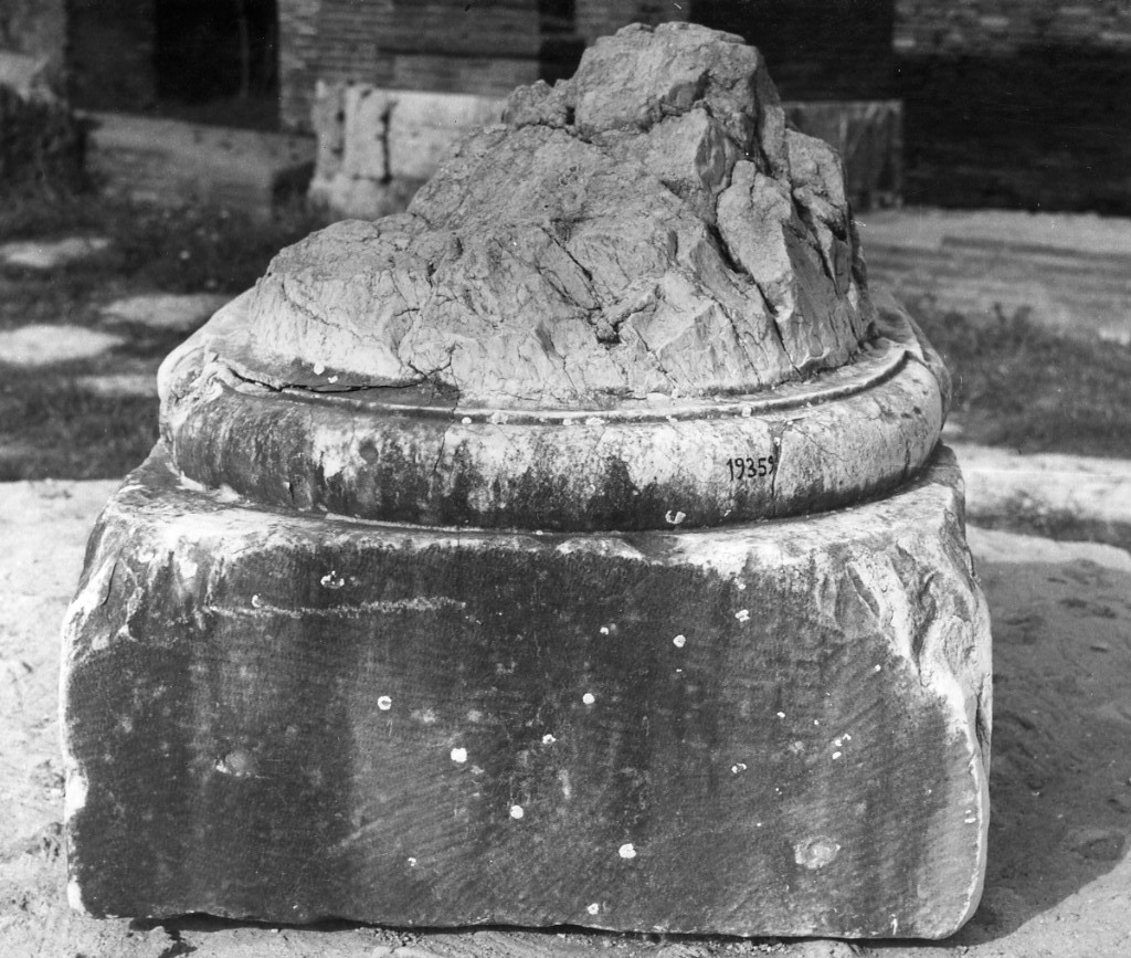 base di semicolonna (non determinabile)