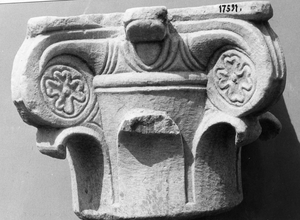 capitello composito (prima metà sec. IV d.C)