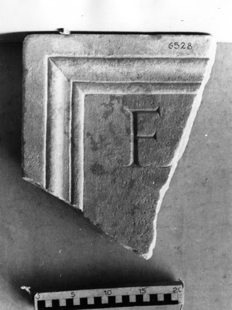 lastra iscritta (secc. II d.C.-III d.C)