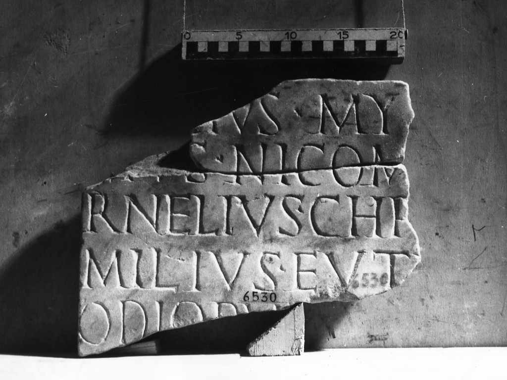 lastra iscritta (secc. II d.C.-III d.C)