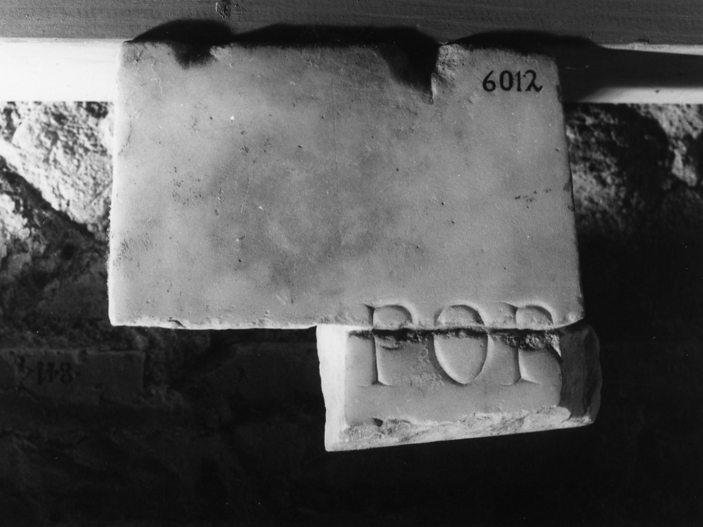 lastra iscritta (secc. II d.C.-III d.C)